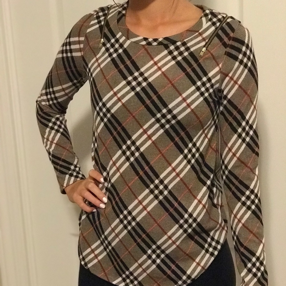 Long sleeve Burberry style shirt